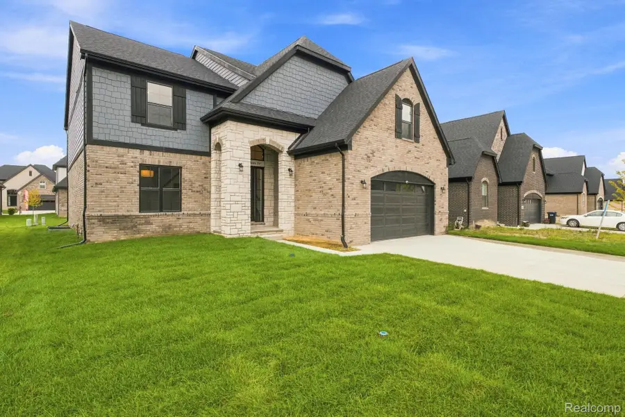 4075 Blossom Drive, Sterling Heights, MI 48314 - #3