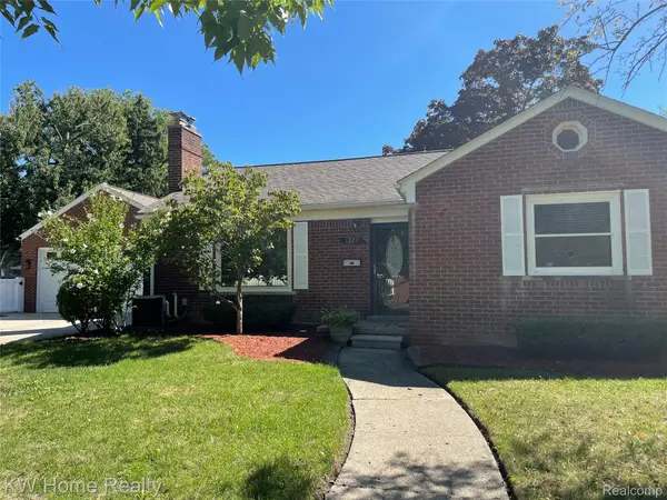 1220 Elford Court, GrossePointeWoods, MI 48236
