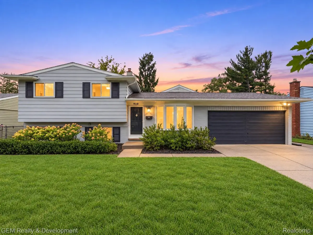 910 Virginia Street, Plymouth, MI 48170 - #1