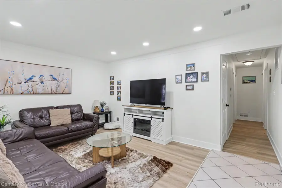 4455 Hipp Street, Dearborn Heights, MI 48125 - #2