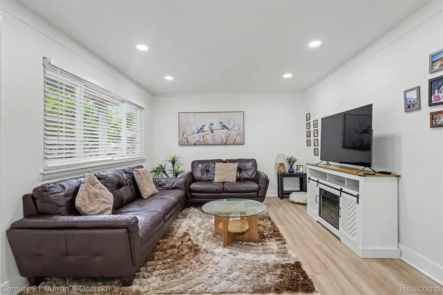 4455 Hipp Street, Dearborn Heights, MI 48125 - #3