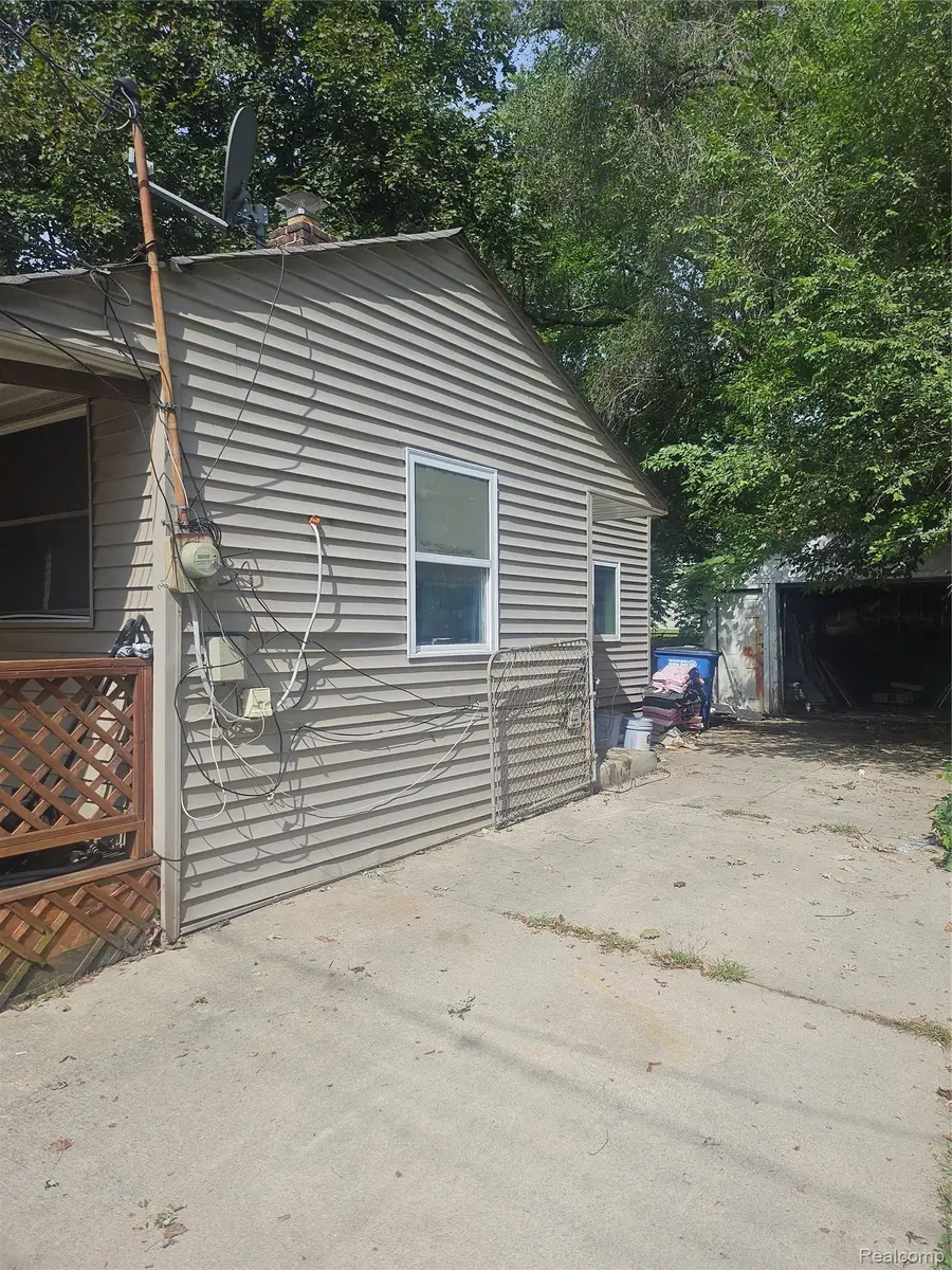 31522 Alpena Court, Westland, MI 48186 - #2