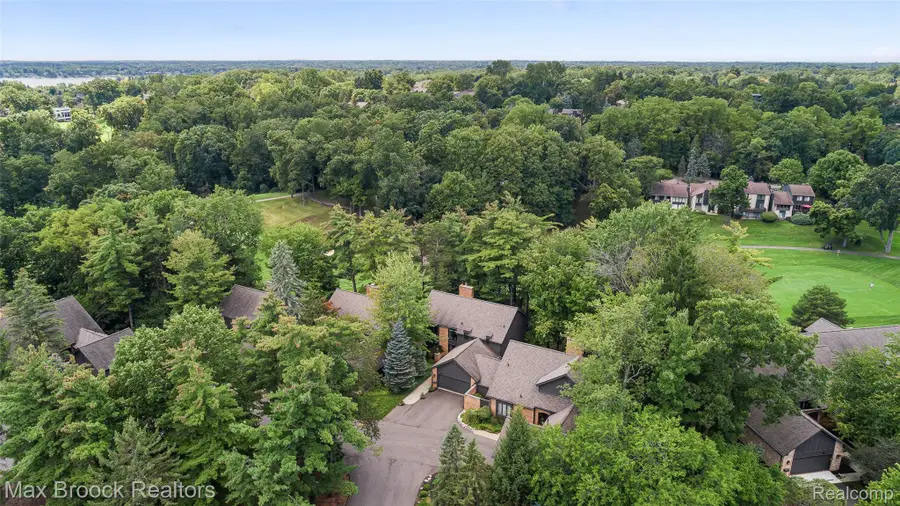 1935 Pine Ridge Lane, Bloomfield, MI 48302 - #2