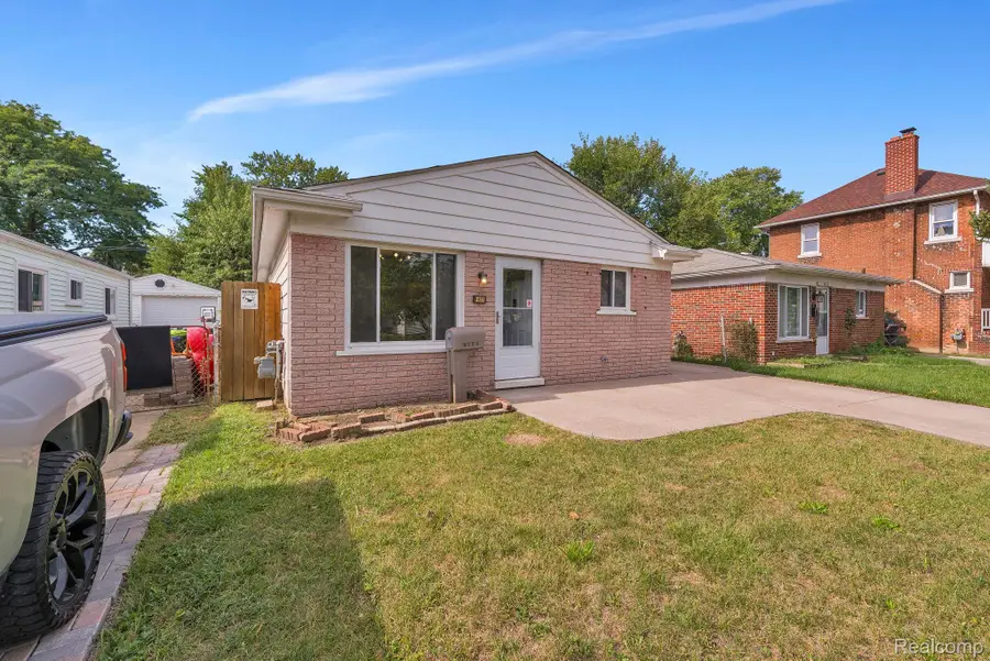 1433 Reo Avenue, Lincoln Park, MI 48146 - #2