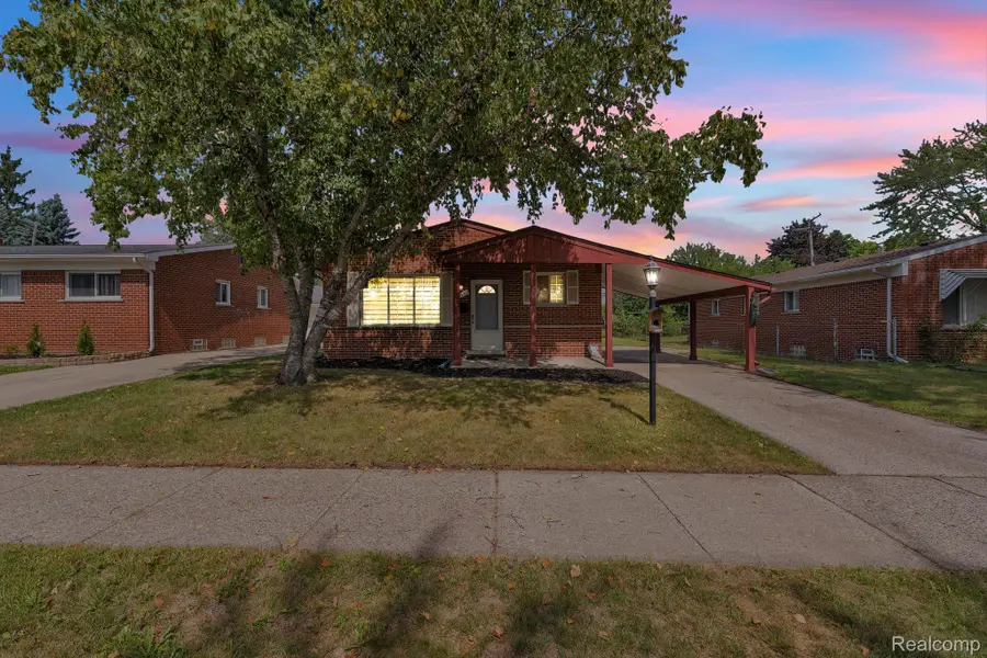 27330 Midway Street, Dearborn Heights, MI 48127 - #3