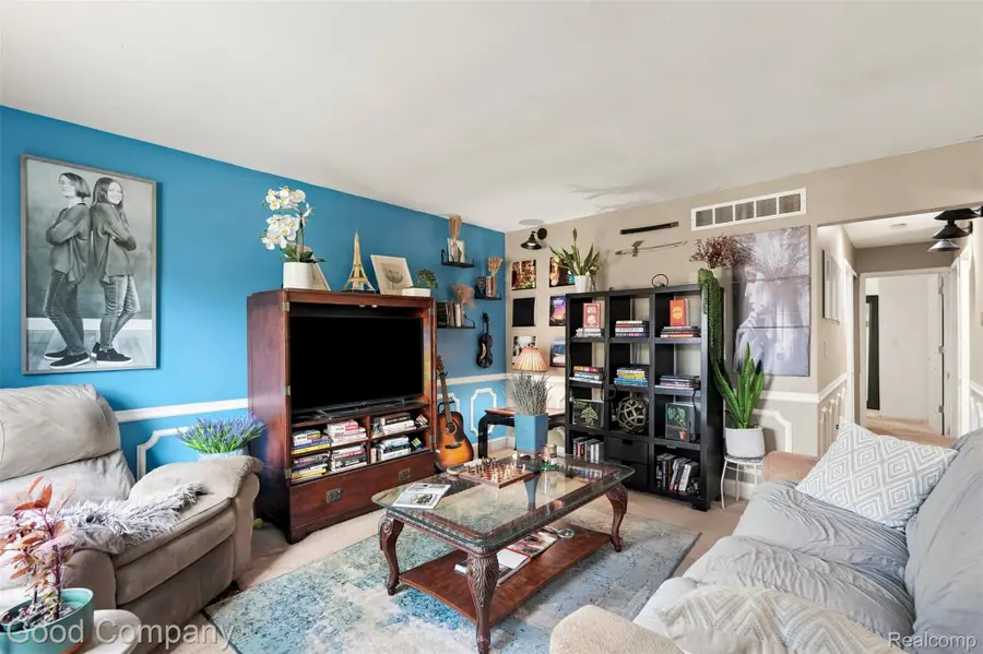 321 Manatee Avenue, Hazel Park, MI 48030 - #3
