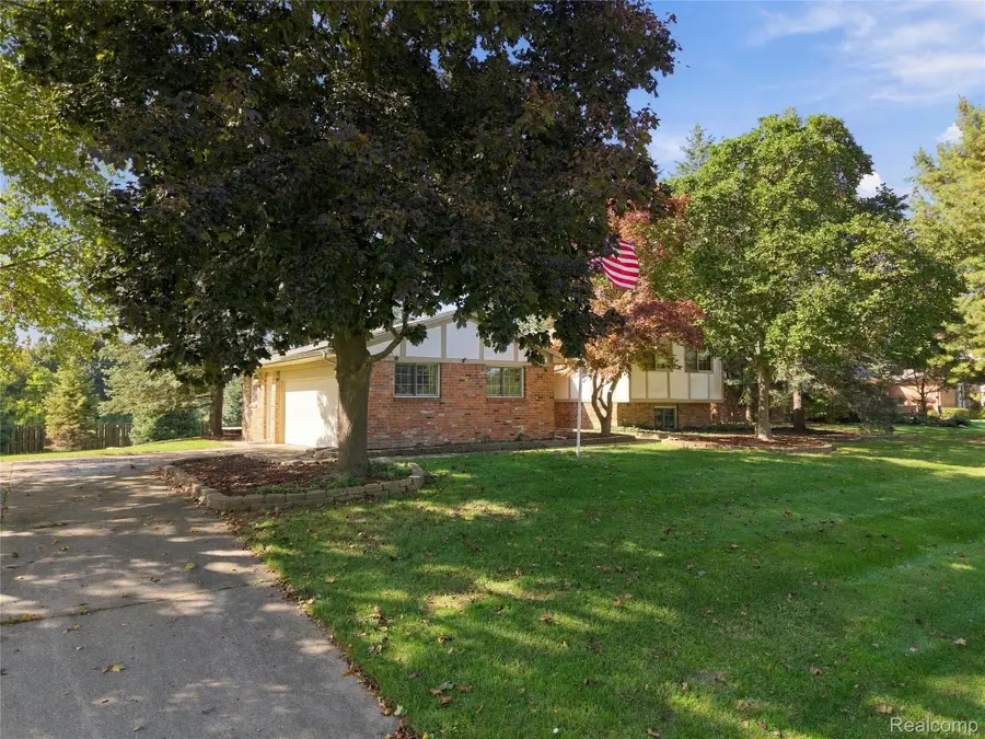 5150 Glengate Road, Rochester, MI 48306 - #3