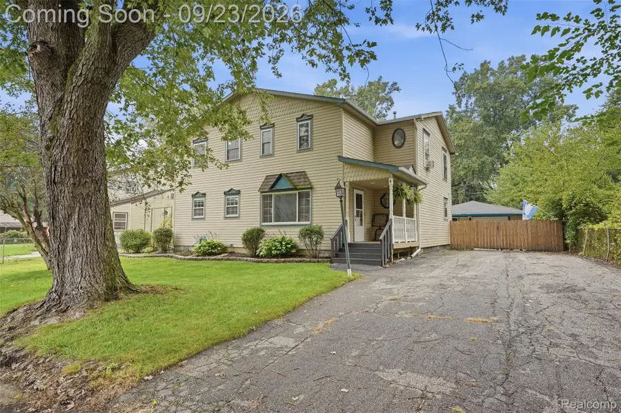 21860 Fenster Street, Belleville, MI 48111 - #3
