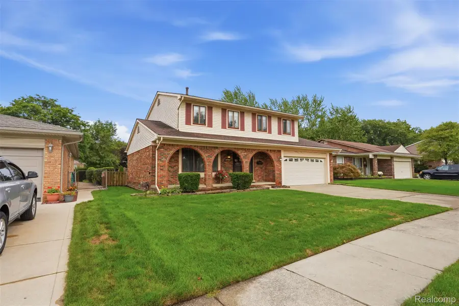28360 Armanda Drive, Warren, MI 48088 - #3