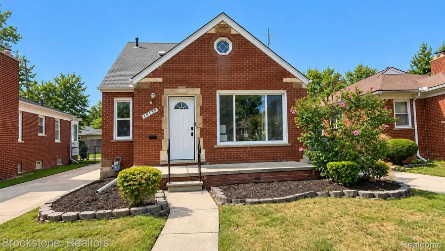 19159 Mallina Street, Detroit, MI 48236 - #2