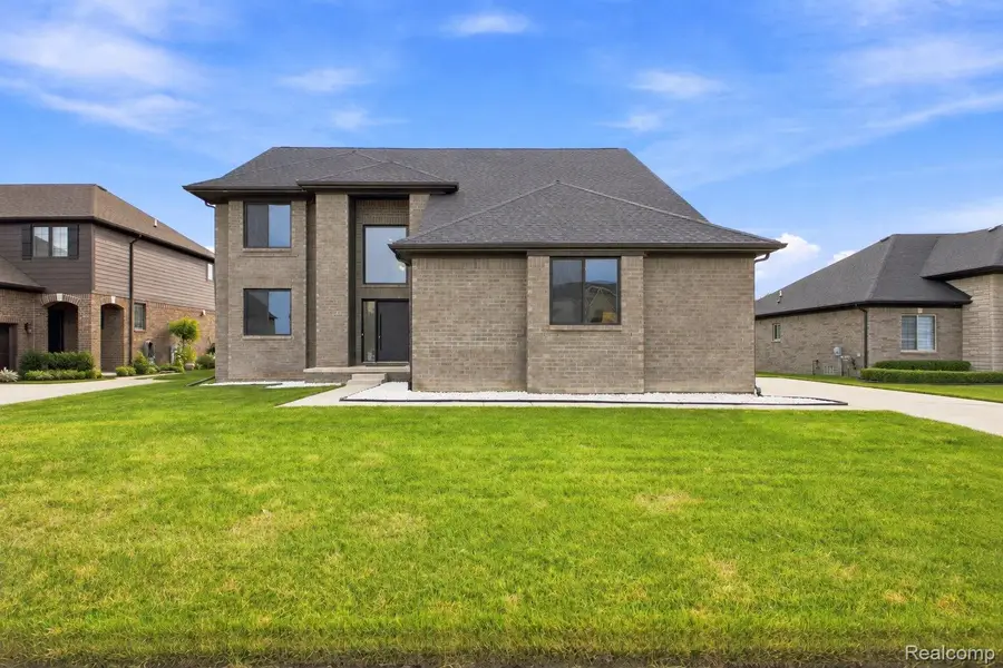 54598 Deadwood Lane, Utica, MI 48316 - #2