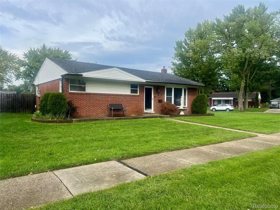 11507 Farthing Drive, Sterling Heights, MI 48314 - #2