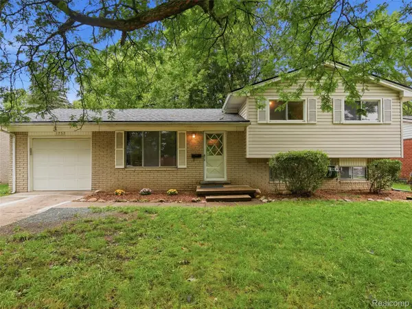 1757 Dover Court, Ypsilanti, MI 48198