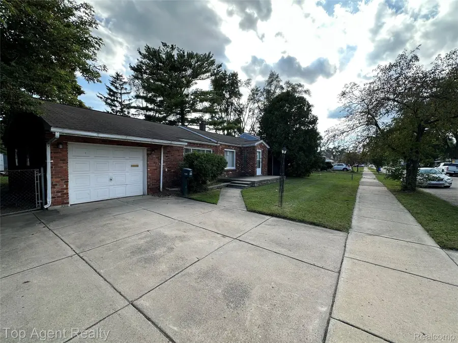 11310 Packard Avenue, Warren, MI 48089 - #3