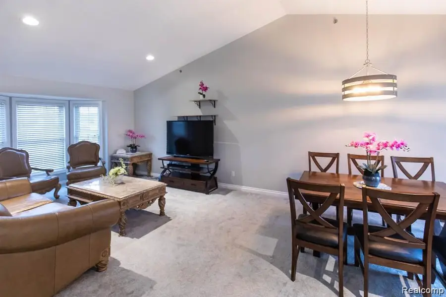 1560 W Lakeview Lane, Canton, MI 48187 - #3