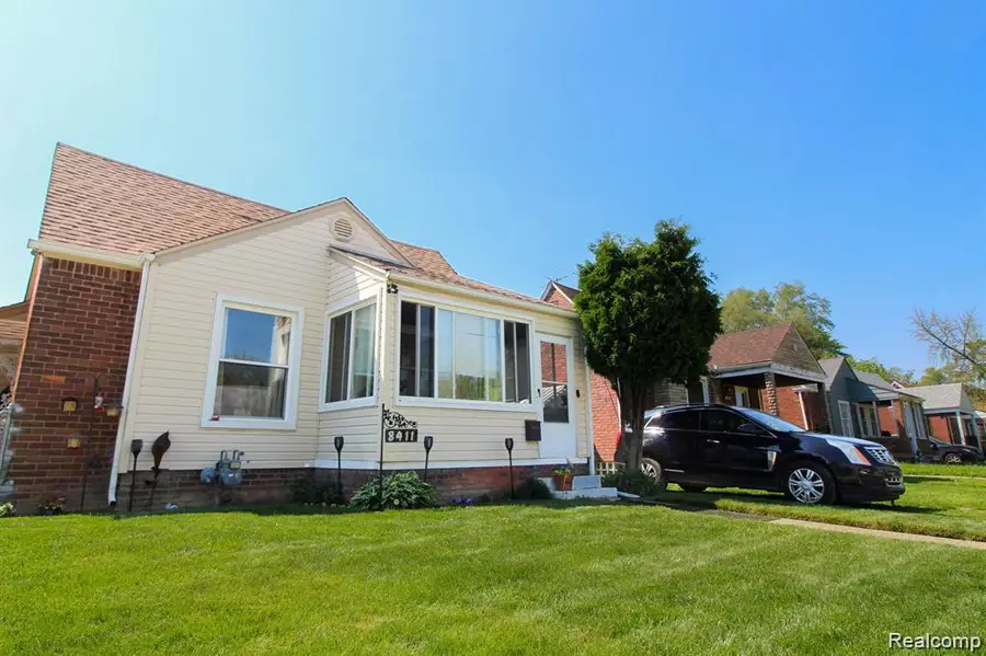 8411 Grandville Avenue, Detroit, MI 48228 - #2