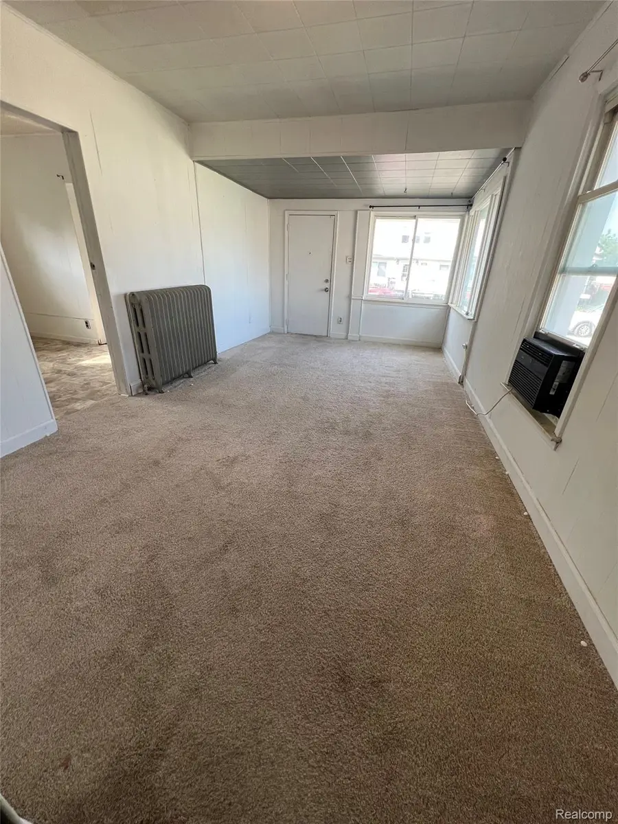 7252 Packard Avenue, Warren, MI 48091 - #3