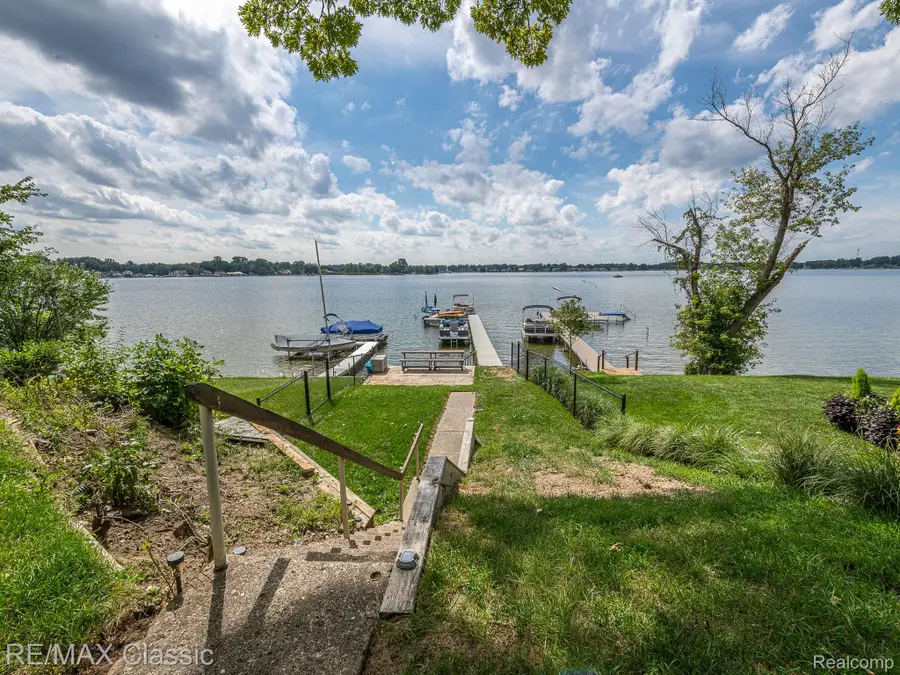619 E Shore Drive, Whitmore Lake, MI 48189 - #3