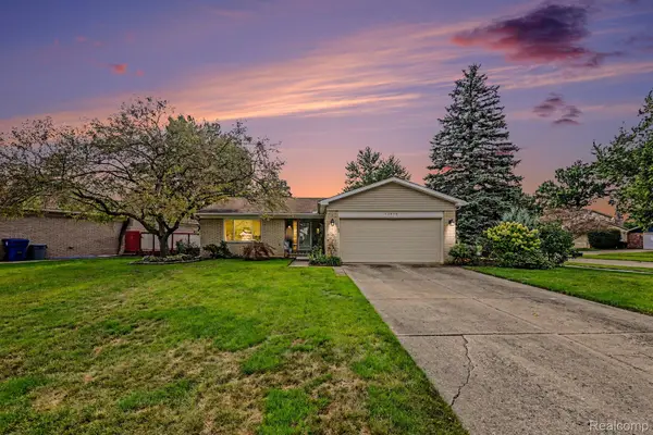 43875 Somerset Square, Canton, MI 48187