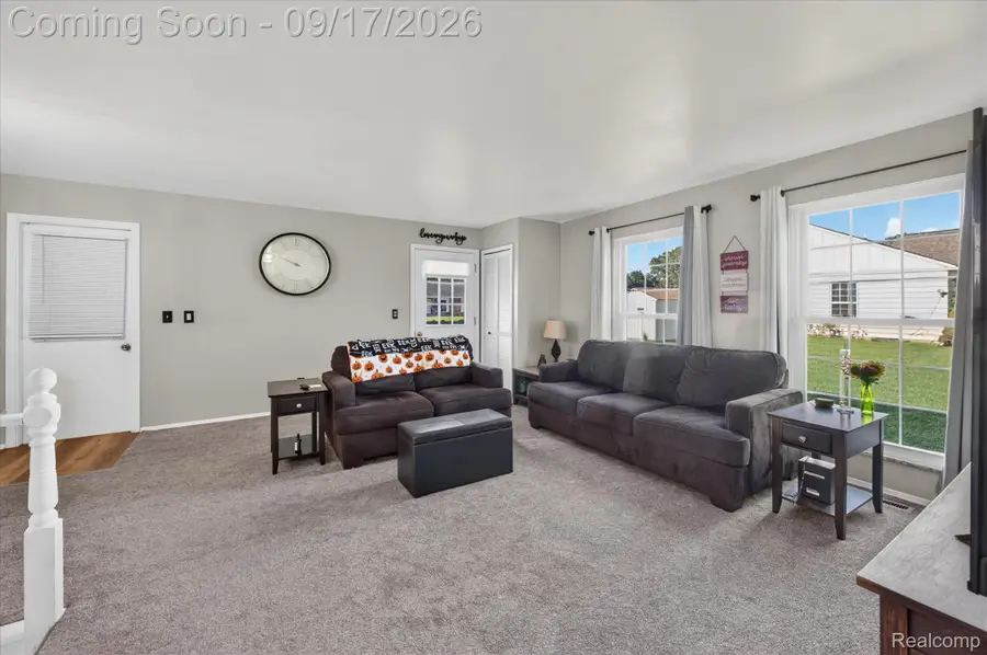 3043 Vineyard Lane, Flushing, MI 48433 - #2