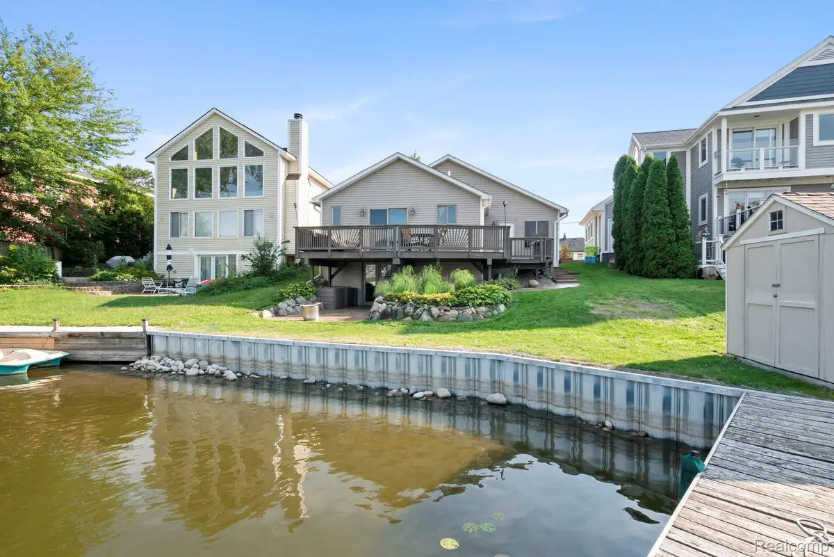 9484 Bonnie Briar Street, White Lake, MI 48386 - #1