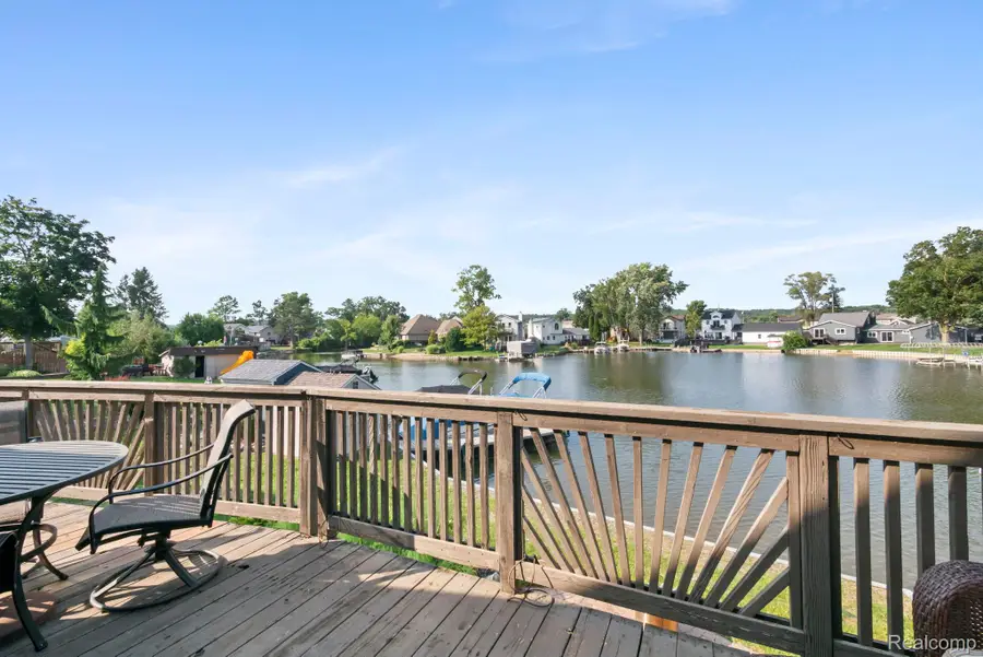 9484 Bonnie Briar Street, White Lake, MI 48386 - #3