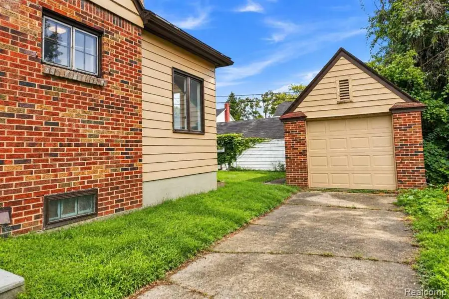 2030 Pierce Street, Flint, MI 48503 - #3