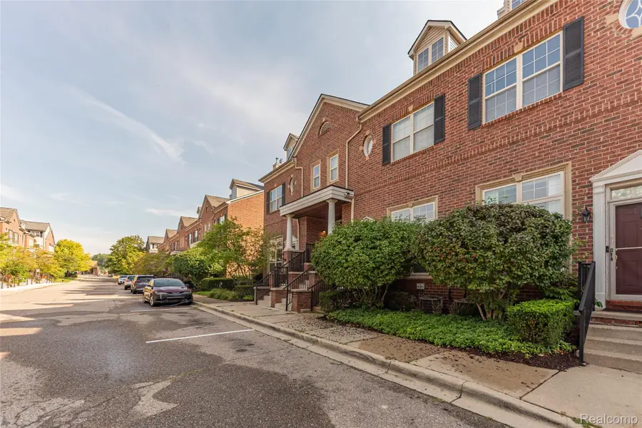 16942 Farmington Road #24, Livonia, MI 48154 - #2