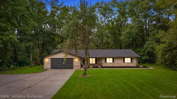 993 Groveland Pines Drive, Ortonville, MI 48462