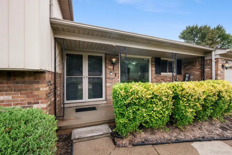 38684 Meadowlawn Street, Wayne, MI 48184 - #2