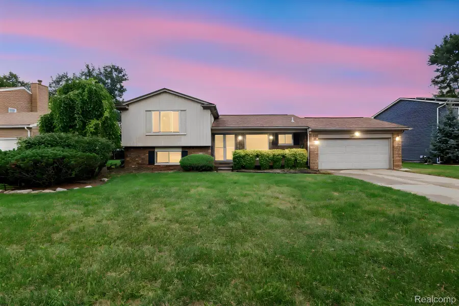 38684 Meadowlawn Street, Wayne, MI 48184 - #3