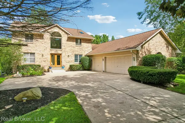 3630 Car Drive, CommerceTwp, MI 48382