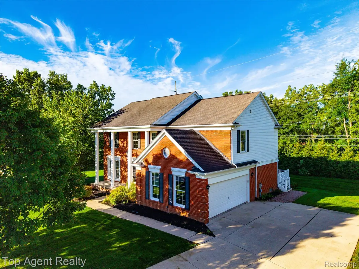1727 Hillcrest Drive, Rochester Hills, MI 48306 - #1