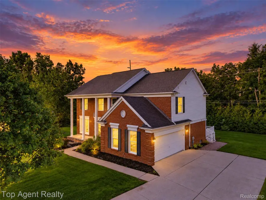 1727 Hillcrest Drive, Rochester Hills, MI 48306 - #3