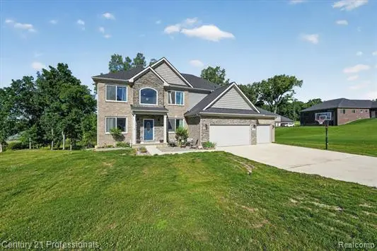 126 Parker, Ortonville, MI 48462 - #2