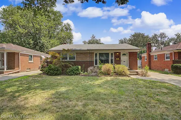 8350 N Evangeline Street, DearbornHeights, MI 48127