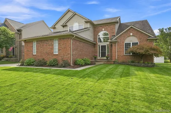 8062 Pickering Place, Westland, MI 48185
