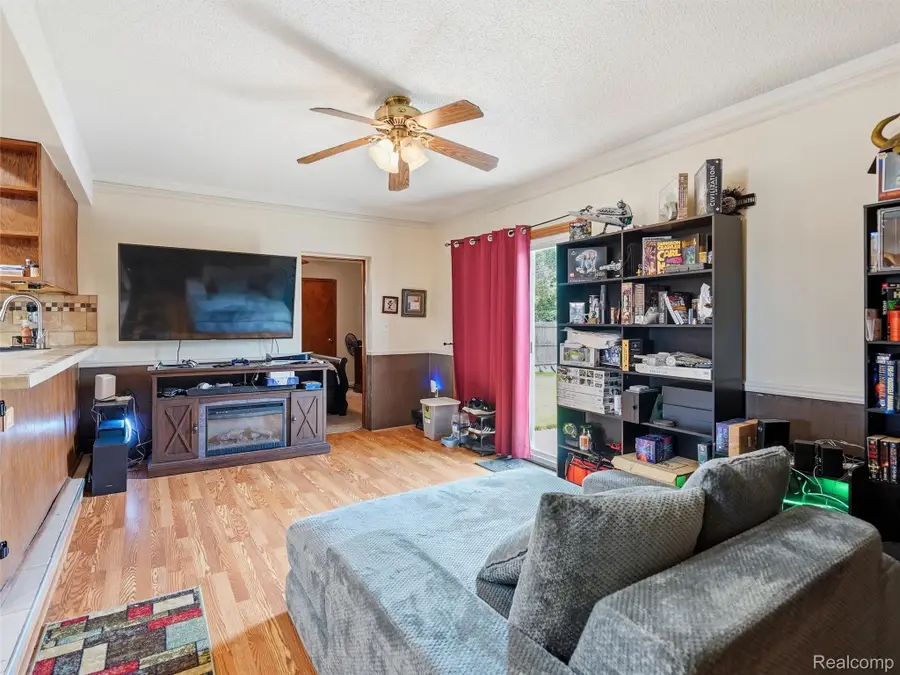 27589 Larry Street, Roseville, MI 48066 - #2