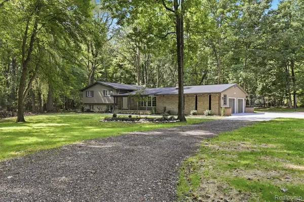 47993 9 Mile Road, Northville, MI 48167