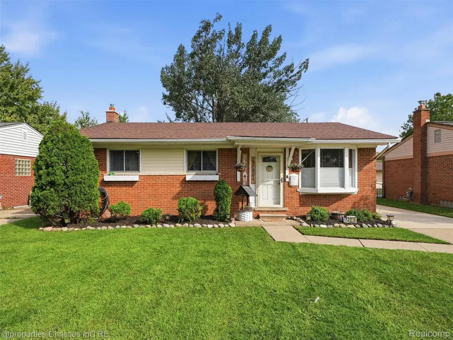 31214 Birchwood Street, Westland, MI 48186 - #2