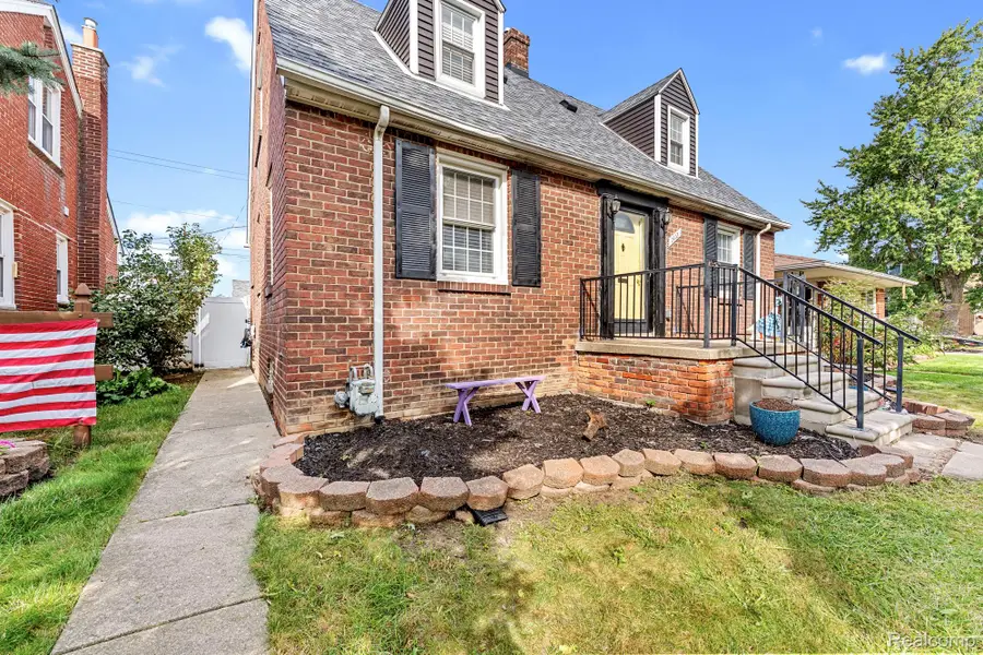 1412 23rd Street, Wyandotte, MI 48192 - #2
