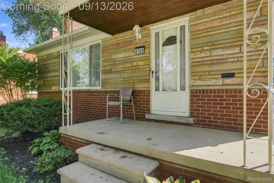 8300 Virgil Street, Dearborn Heights, MI 48127 - #3