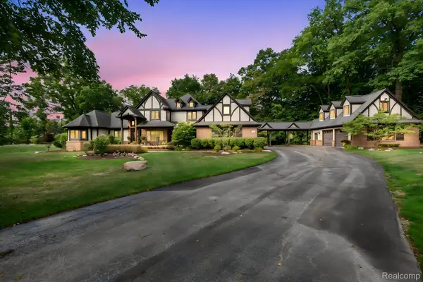 19821 Westhill Street, Northville, MI 48167