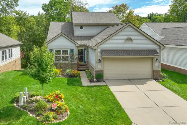 41601 Sleepy Hollow Drive, Novi, MI 48377
