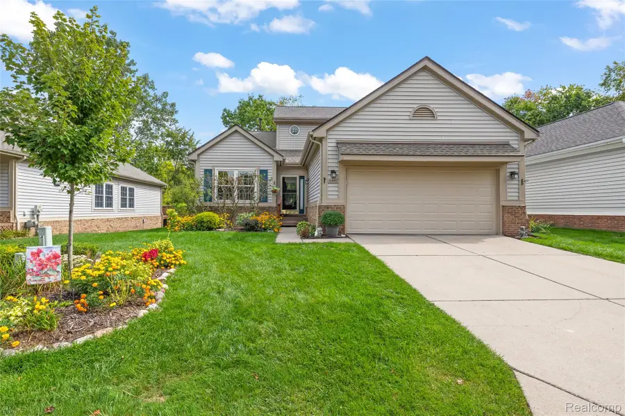 41601 Sleepy Hollow Drive, Novi, MI 48377 - #2
