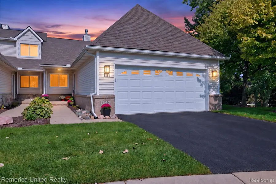 61024 Evergreen Court, South Lyon, MI 48178 - #2