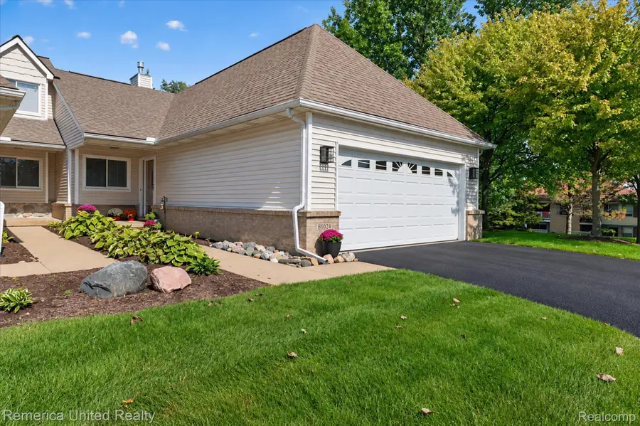 61024 Evergreen Court, South Lyon, MI 48178 - #3