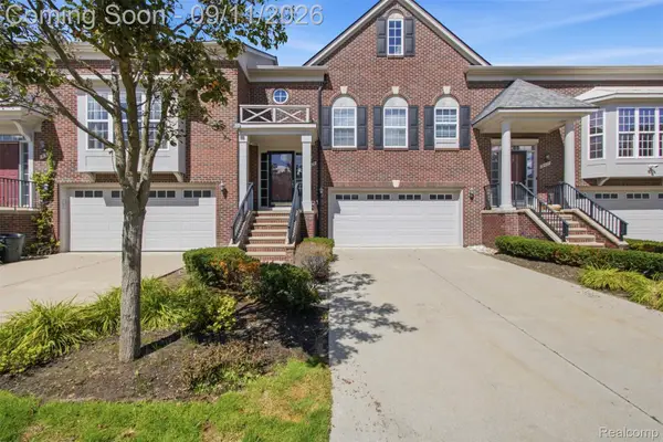 963 Sandalwood Drive, Troy, MI 48085