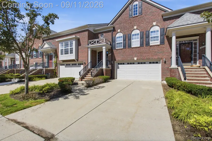 963 Sandalwood Drive, Troy, MI 48085 - #2