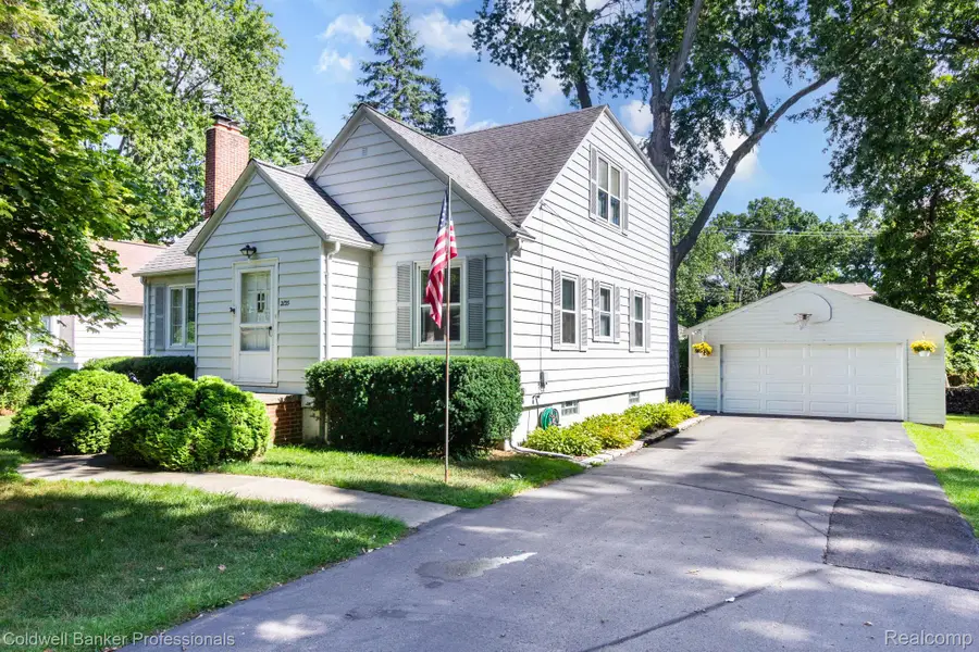 2135 Pontiac Drive, Sylvan Lake, MI 48320 - #2